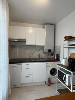 Villa la Désirée ,haut de villa, 68m2, 4 étoiles, climatisé, parking privé et 120m2 de jardin - Antibes - 1