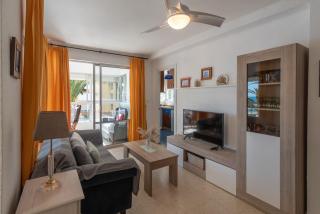 Apartamento Familiar, Terraza con vistas al mar, piscina, pistas de tenis, WiFi y en primera línea de playa - Algarrobo-Costa - 3