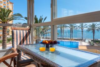 Apartamento Familiar, Terraza con vistas al mar, piscina, pistas de tenis, WiFi y en primera línea de playa - Algarrobo-Costa - 1