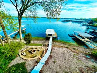 Shady Gator Cove-3bed2bathhottubfirepitdock - Lake Ozark - 0