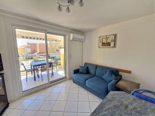 Appartement Vacances: Piscine, Tennis, Pétanque, Terrasse, Parking - Proche Commodités - FR-1-387-170 - Marseillan - 2
