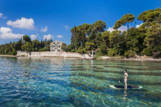 Magnificent Seafront Corfu Villa 5 En-Suite Bedrooms The Durrells House Historic Elegance Modern Luxuries Direct Beach Access Private, - - 8