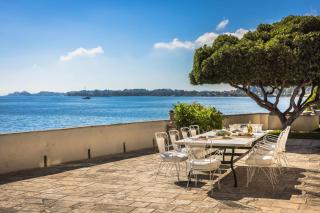 Magnificent Seafront Corfu Villa 5 En-Suite Bedrooms The Durrells House Historic Elegance Modern Luxuries Direct Beach Access Private, - - 4