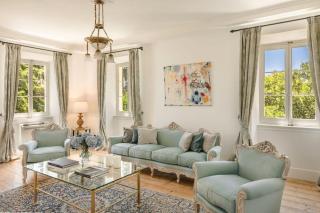 Magnificent Seafront Corfu Villa 5 En-Suite Bedrooms The Durrells House Historic Elegance Modern Luxuries Direct Beach Access Private, - - 2