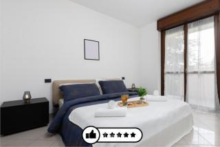 Magenta Suite with Netflix, WiFi - Magenta - 0