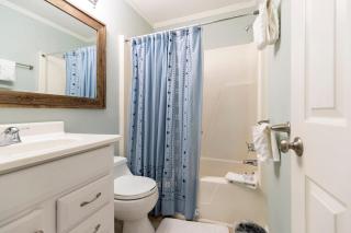 BEACHFRONT KING BED VILLA, PRIVATE BALCONY, SELF CHECK-In - Hilton Head Island - 9