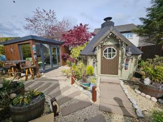 Braveheart Haven: 4BD Retreat with Hot Tub - Stirling - 8
