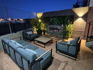 3 BDR House near La Zenia PRIVATE lounge terraces, fire places, BBQ, kitchen, parking - Playas de Orihuela - 0