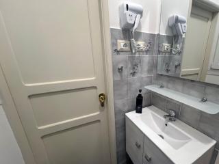 Suite Roberto - Design ed eleganza nel cuore di Imola - 5