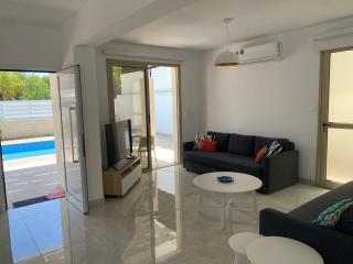 Mimosa 18 Beachhouse Villa - Protaras - 3
