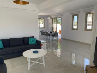 Mimosa 18 Beachhouse Villa - Protaras - 4