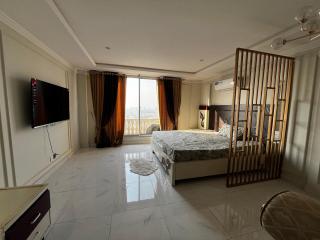 Theme park view apartment - Lahore - 7