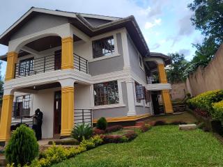 Cozy 4 Bedroom Holiday Home - Kisii - 9