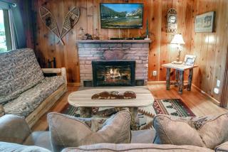 Lazy R Cottages- 9 cabin - 8