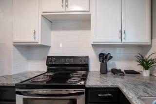 Two Homes - Charming Home and Cozy Bungalow - Tulsa - 9