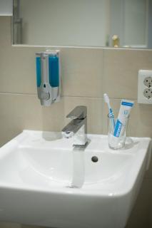 KAISER 04 by ROCKCHAIR Apartments l SUPERHOST Status l 3 Bedrooms Boxspringbeds 2 Bathrooms l Cozy Family & Business Flair 155 sqm 3 Balcony 4th Floor Elevator up to 10 guests welcomes you! - 2