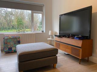 Golfing, Walking, Fishing Rest - sleeps 8 - 3