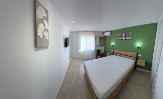 Nou Roser - L'Escala - 0