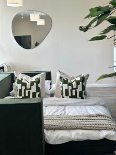 Southwood Place - Free Parking - Sleeps 4 - Manchester - 4