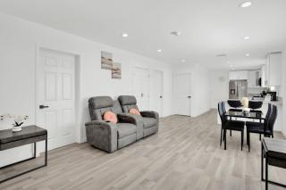 Newly Built Home In Gardena - Gardena - 5
