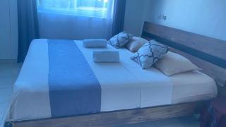 Apartment Sleeps 6 with Free Parking - 1
