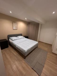 Spacious house - garden, Netflix & shops - 5