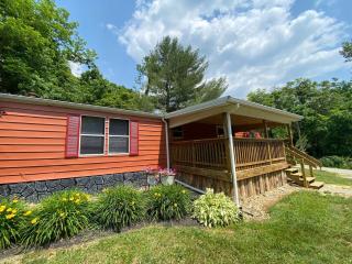 2 Bedroom Logan Ohio Hot Tub - Logan - 1