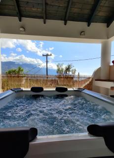 Marily's seaview suite with private JACUZZI and BBQ - Sparta - 9