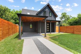 Beautiful and Modern - Austin - 5