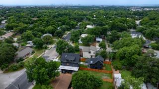 Beautiful and Modern - Austin - 8