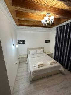 AIST Boutique by DOMULLO HASAN Caravan Sarai XIX Century - Bukhara - 1