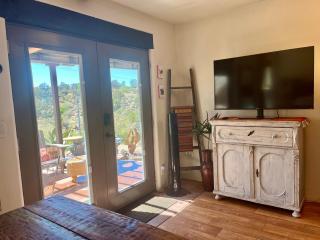 Prickly Pear Unique Studio with bathroom built into the Granite boulders, Amazing Views, Front & back porches, Firepit,Dog friendly - Prescott - 6