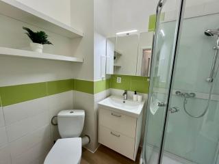 Moderný apartmán s parkovaním 15 minút od Bratislavy - 1