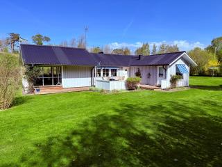Close to the Beach, Large Garden with 2 Patios & BBQ - Falkenberg - 6