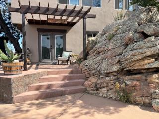 Prickly Pear Unique Studio with bathroom built into the Granite boulders, Amazing Views, Front & back porches, Firepit,Dog friendly - Prescott - 1