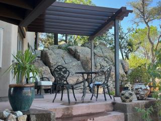 Prickly Pear Unique Studio with bathroom built into the Granite boulders, Amazing Views, Front & back porches, Firepit,Dog friendly - 1