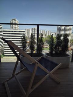 APARTAMENT WŚRÓD 1000cy ŚWIATEŁ - z parkingiem w hali garażowej- duży balkon z leżakami - piekny widok nocą na panoramę Tysiaclecia - Katowice - 7