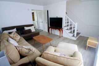 quiet 2 bedroom with fence and fire pit - Raleigh - 0