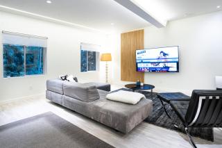 Modern Loft with Park Like Setting View - 8