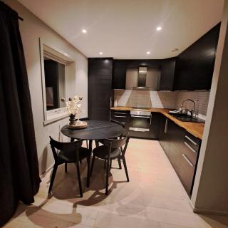 Storm Hotel Senja - - 9
