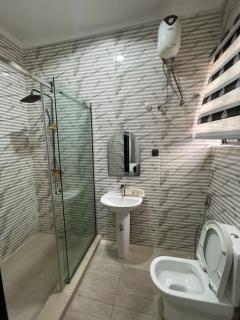 2 bedroom luxury apt with pool and gym in Ikeja GRA - Ikeja - 3