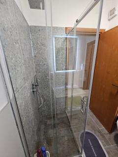 Bral Apartments 8 Two-Bedroom Beachfront - 5