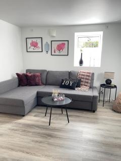 Family friendly, Free Parking space, Newly renovated 3 rooms Apartment - Ålesund - 7
