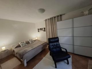 Charming Garden Haven - 6