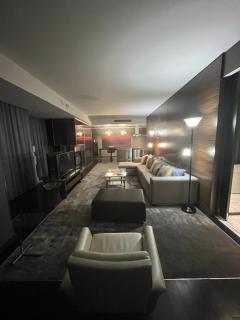 Palms Place Luxury Condo - 6