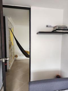 Habitación pequeña con sofacama - Envigado - 3