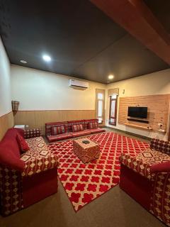 Star Chalet with Pool & Wifi - 4