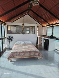 Hugo's Place - 2