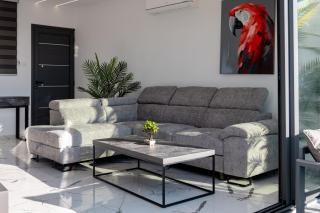 HiddenGems Residences 202 - The LXR Penthouse - Pool & Steps to Beach - Paphos - 4