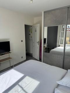 Modern 1BR by Paris Courthouse - Clichy - 1